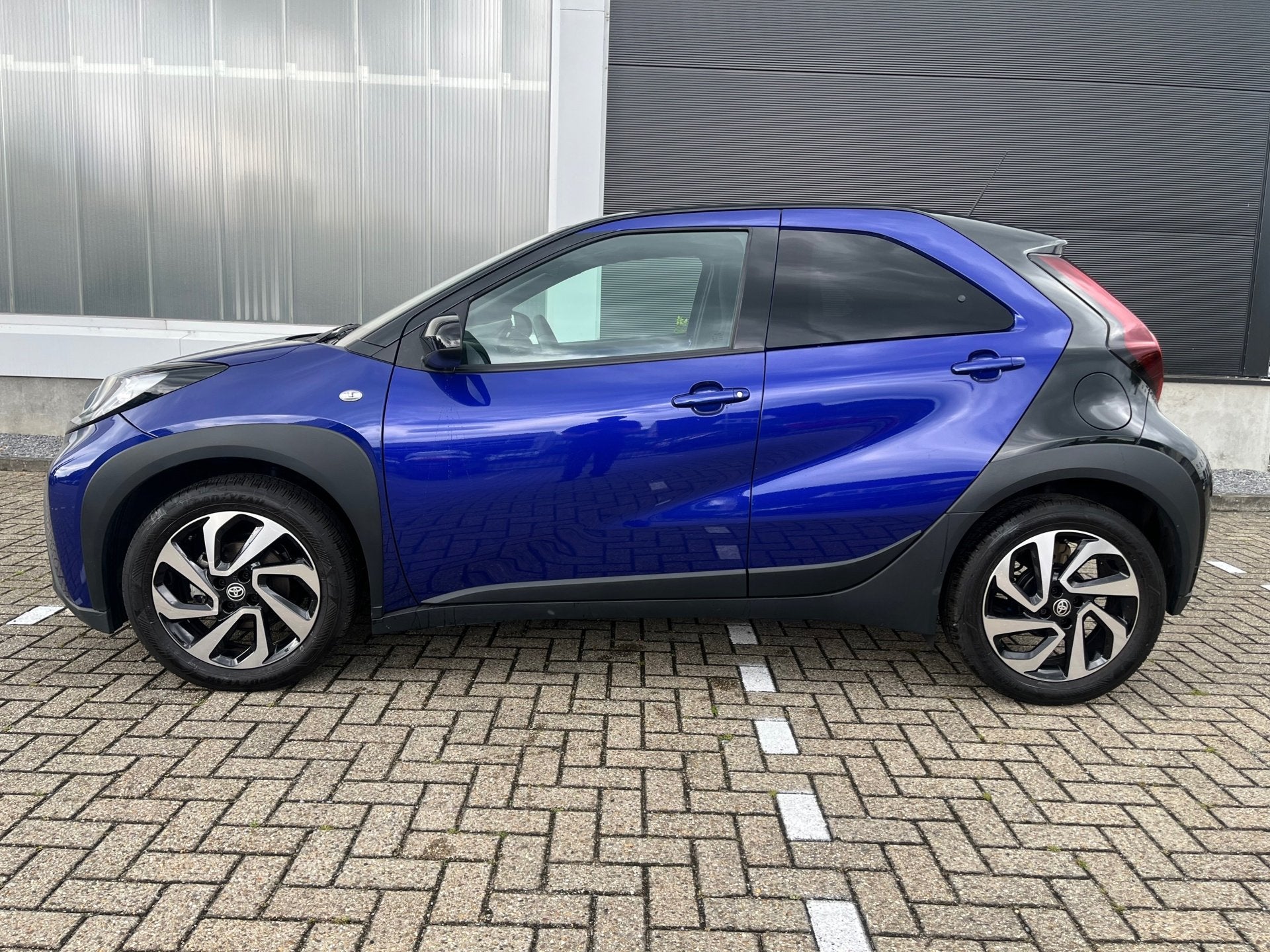 Toyota Aygo X 1.0 VVT-i MT Play, Gebruikt, Euro 6, 3 cilinders, Geïmporteerd