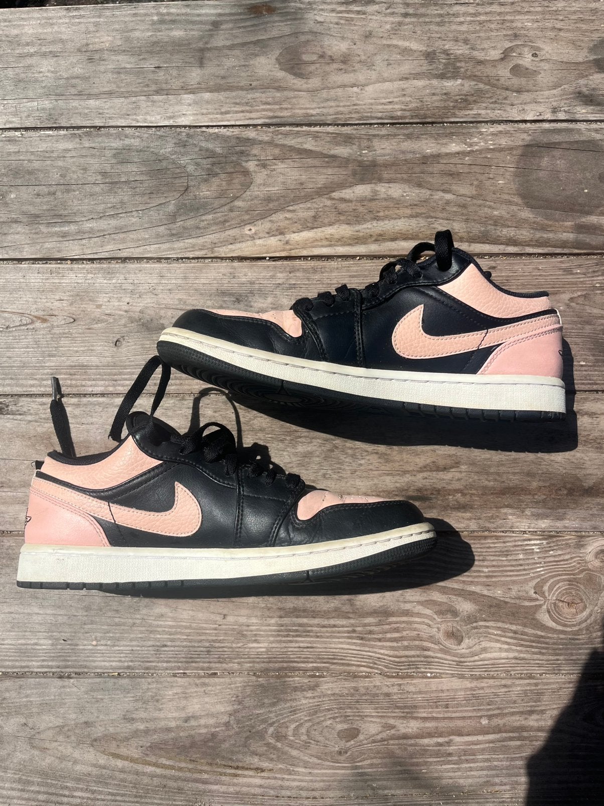 Nike Air Jordan 1 Low Crimson Tint, Kleding | Dames, Schoenen, Zwart, Ophalen of Verzenden, Sneakers of Gympen, Gedragen