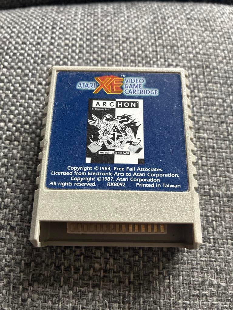 Atari XE Archon: The Light and the Dark Videogame Cartridge, Spelcomputers en Games, Games | Atari, Gebruikt, Overige modellen