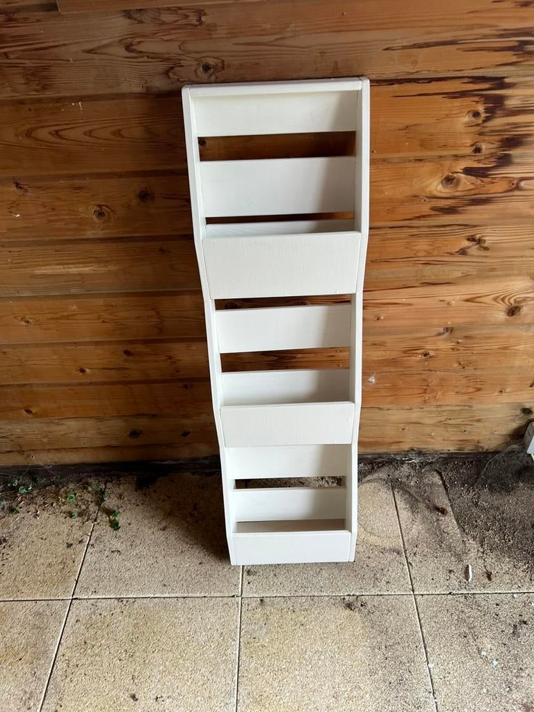 Lectuurbak staand of hangend nieuw door meubelmaker gemaakt., Ophalen