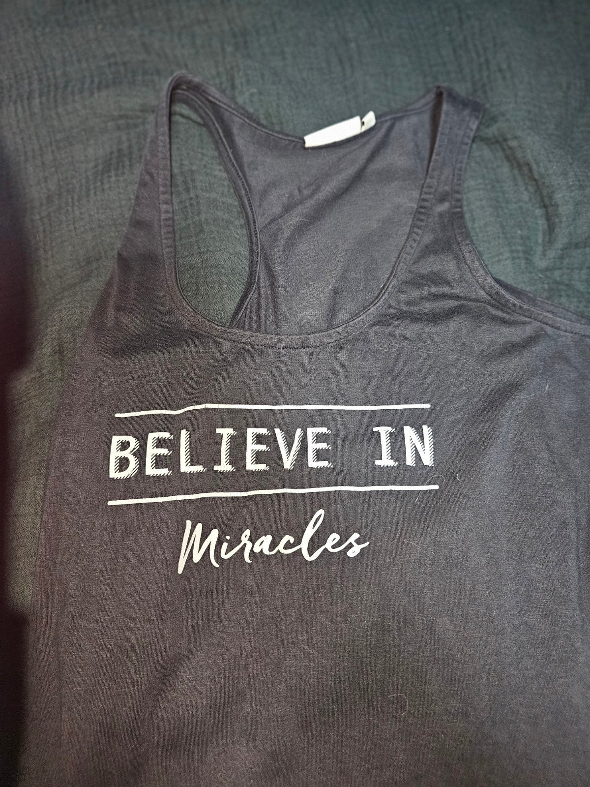 Zwart maxi jurk met 'Believe in Miracles' opdruk, Kleding | Dames, Verzenden, Zwart, Maat 46/48 (XL) of groter, Onbekend