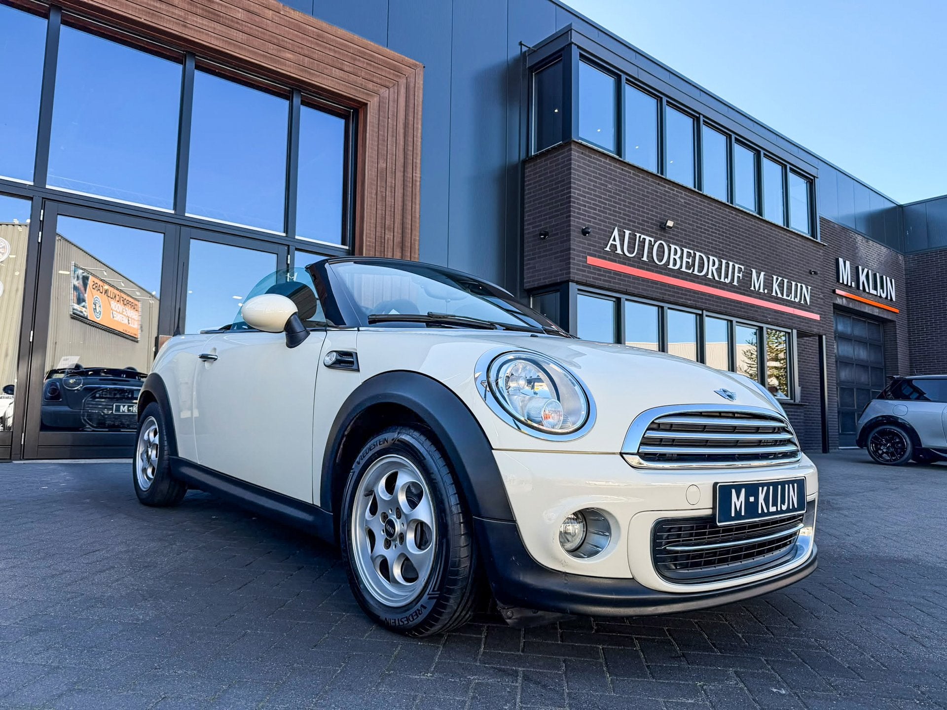 Mini Cabrio 1.6 Cooper Pepper Roadster 122pk/1e eigenaar/Ele, Auto's, Voorwielaandrijving, Gebruikt, Zwart, 4 cilinders