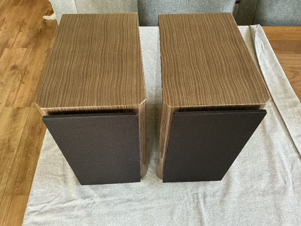 Dynaudio special forty + stands 20, Zo goed als nieuw, 120 watt of meer, Front, Rear of Stereo speakers, Ophalen
