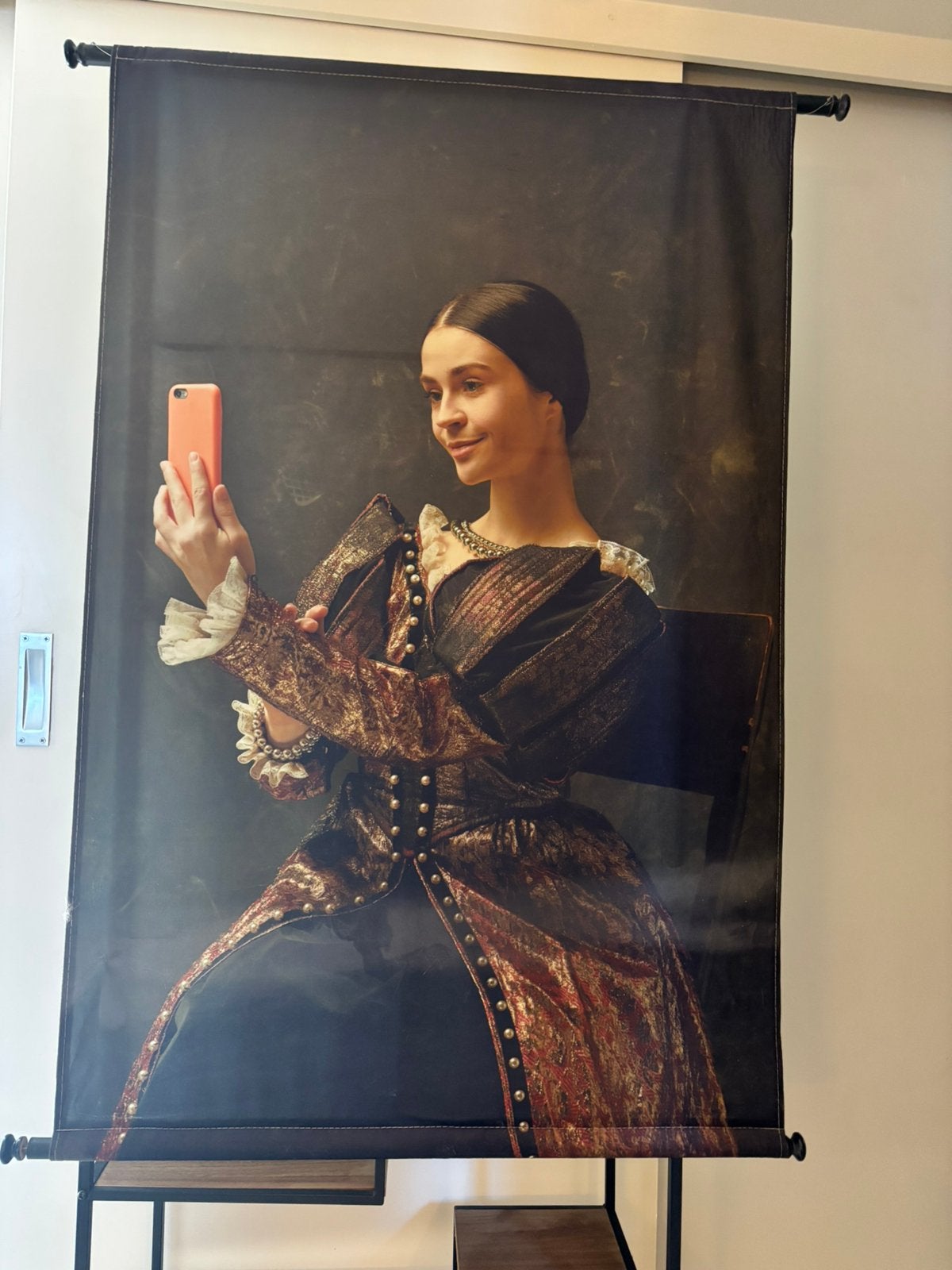Prachtig doek/ oprolbaar en zo op te hangen, Ophalen