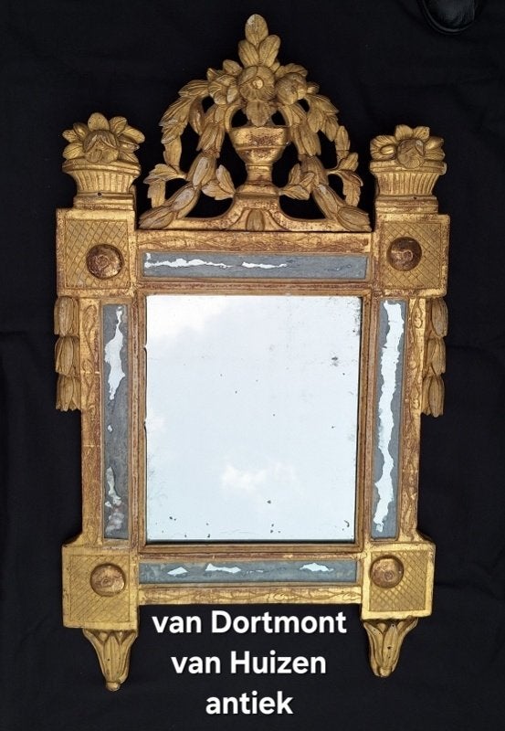 18e eeuwse spiegel., Antiek en Kunst, Ophalen of Verzenden, Ovaal, Minder dan 50 cm, Minder dan 100 cm
