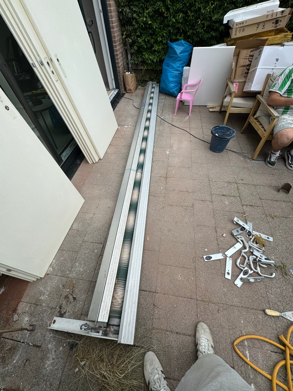 Gebruikt knikarmscherm, groen/wit gestreept, Ophalen, Gebruikt, 450 cm of meer, 150 tot 300 cm
