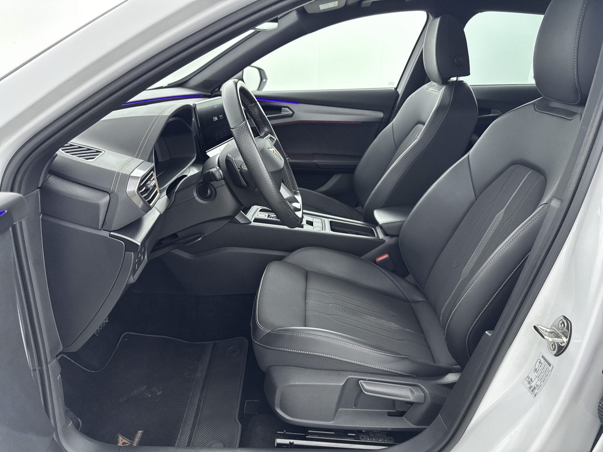 CUPRA Formentor // 1.5 TSI DSG // TREKHAAK // SCHUIFDAK // S, Auto's, Leder en Stof, Wit, Bedrijf, Automatische klimaatregeling