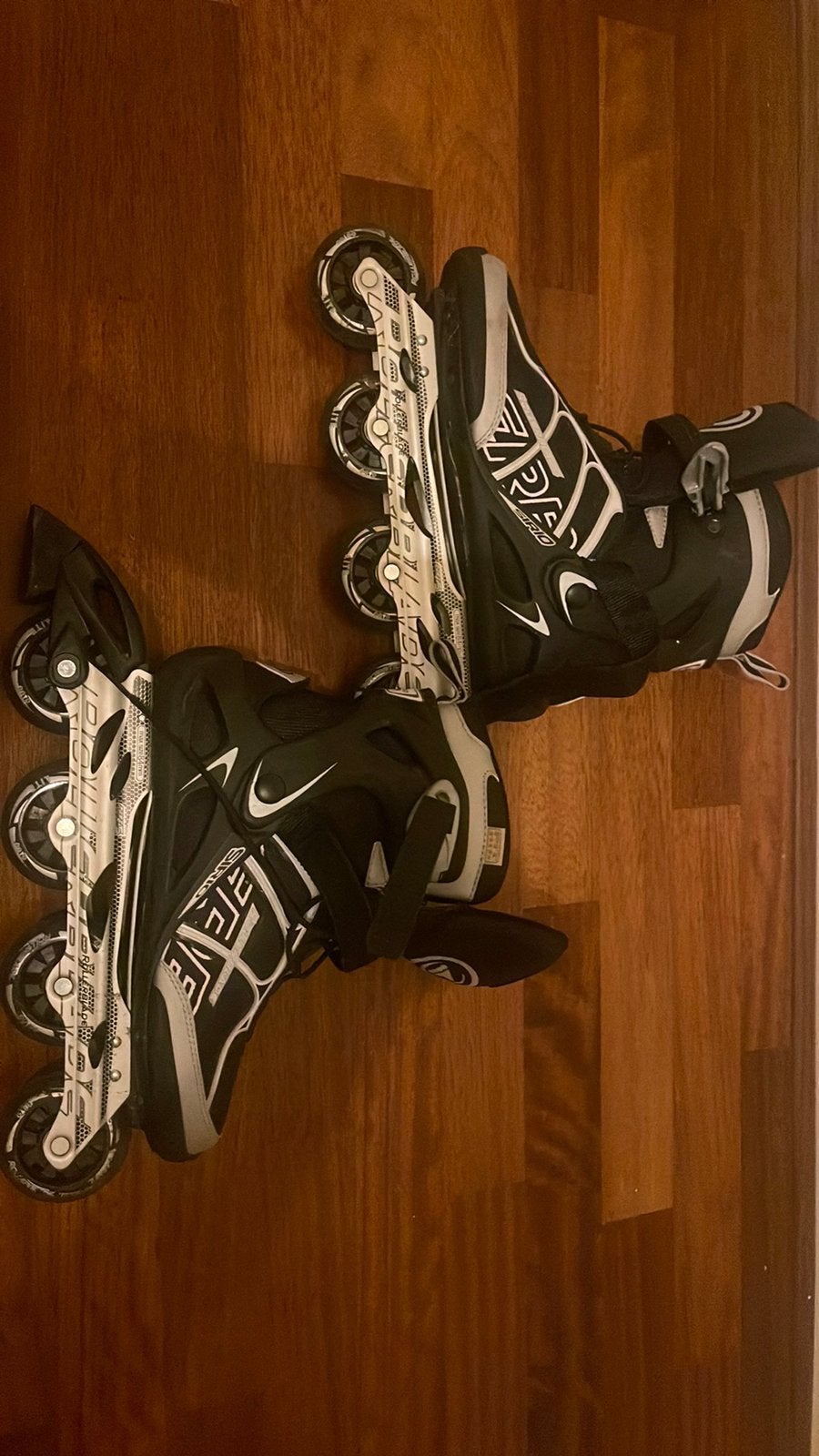 Inline schaatsen maat 44.5 als nieuw een keer gebruikt, Sport en Fitness, Schaatsen, Ophalen of Verzenden, Zo goed als nieuw, IJshockeyschaatsen