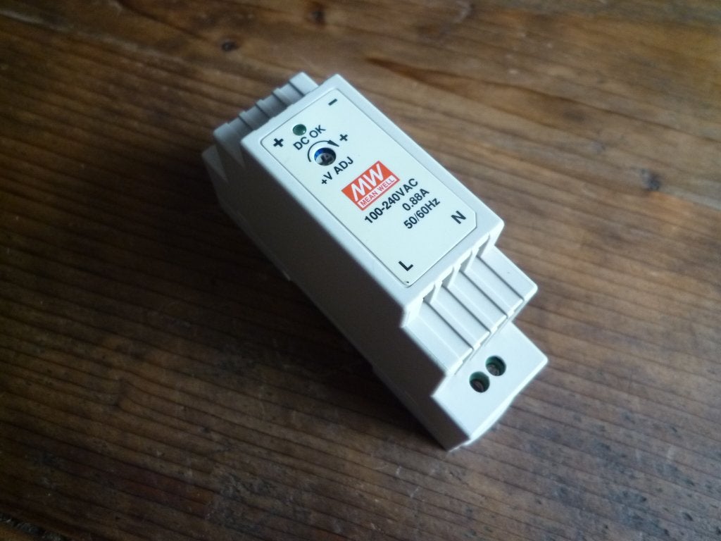 Mean Well voeding DR 15 15, Ophalen of Verzenden, Gebruikt, Overige merken, Omvormer