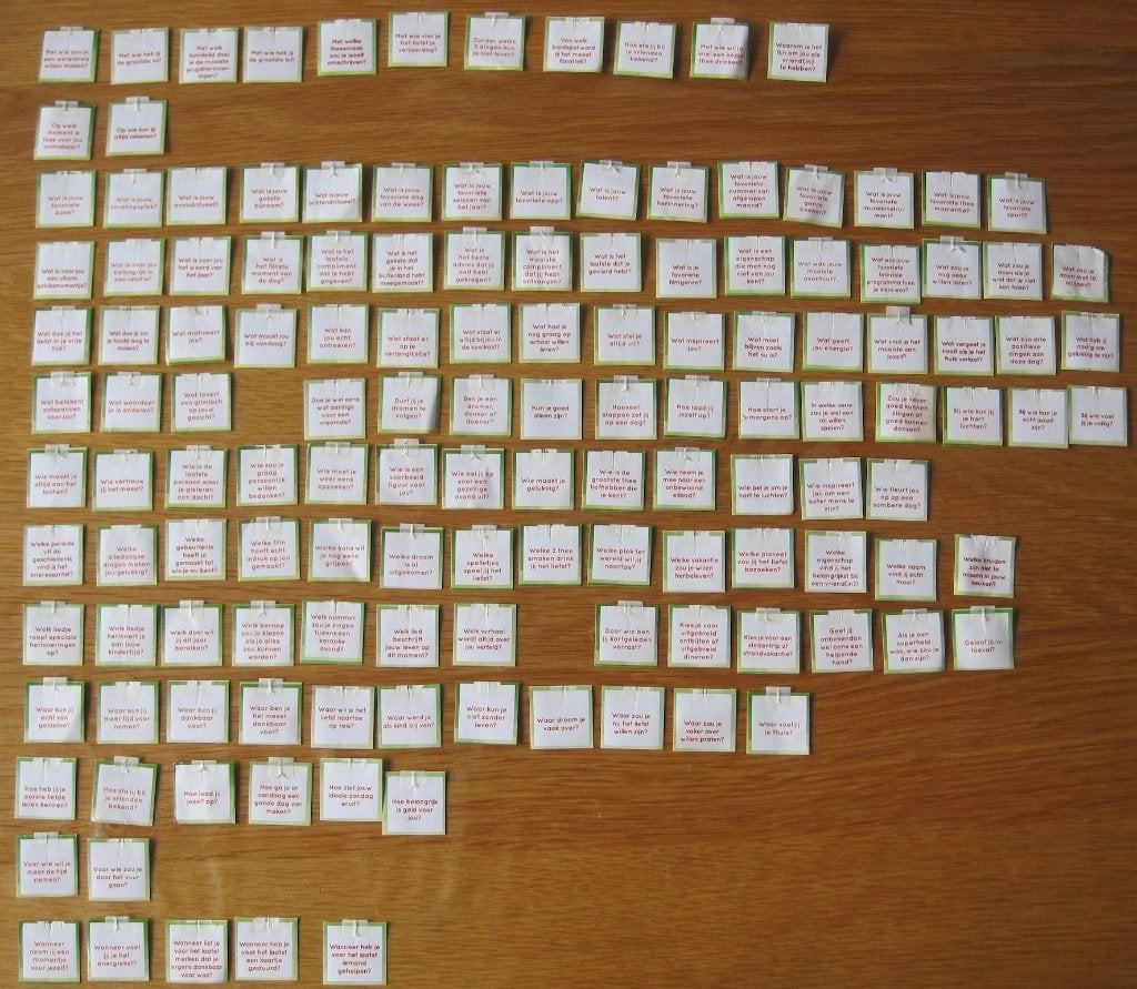 Ruim 100 verschillende tekst labels van Pickwick, Verzenden, Label