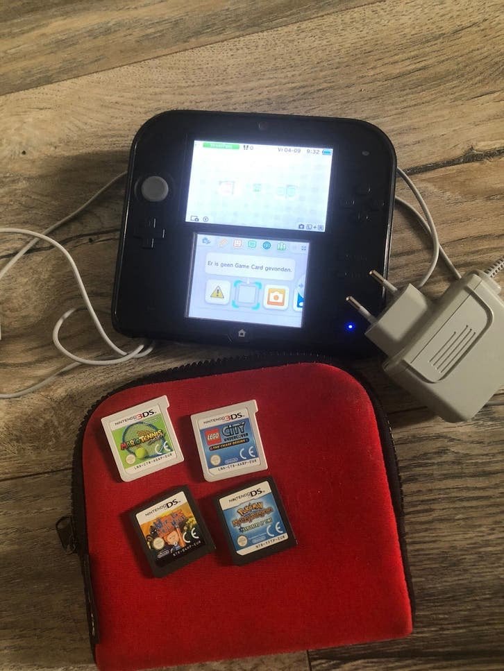 Nieuwstaat nintendo 2ds pakket!! Mario, lego en pokemon game, Spelcomputers en Games, Spelcomputers | Nintendo DS, Ophalen of Verzenden