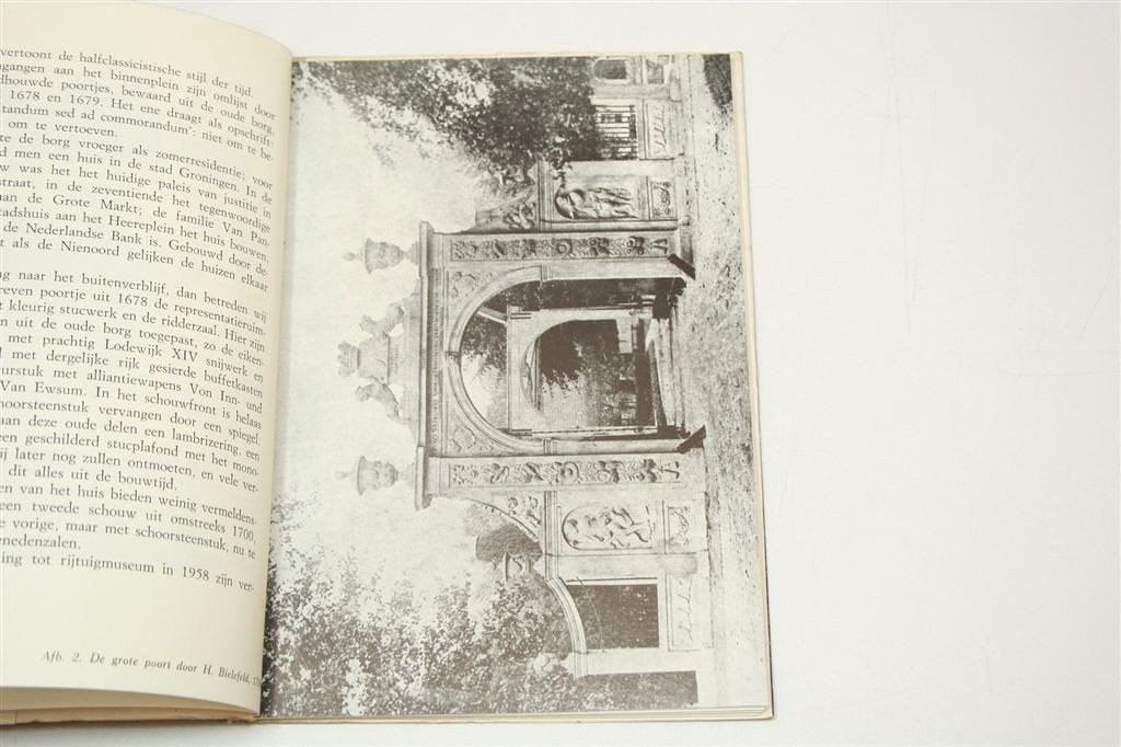 De Nienoord — Huis en Historie, Leek 1962, Ophalen of Verzenden, Gelezen