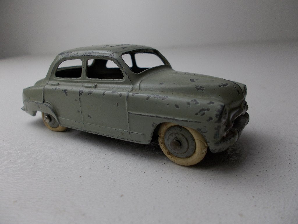 1951 Dinky Toys 24U SIMCA 9 ARONDE. (Made in France), Ophalen of Verzenden, Gebruikt, Auto, Dinky Toys