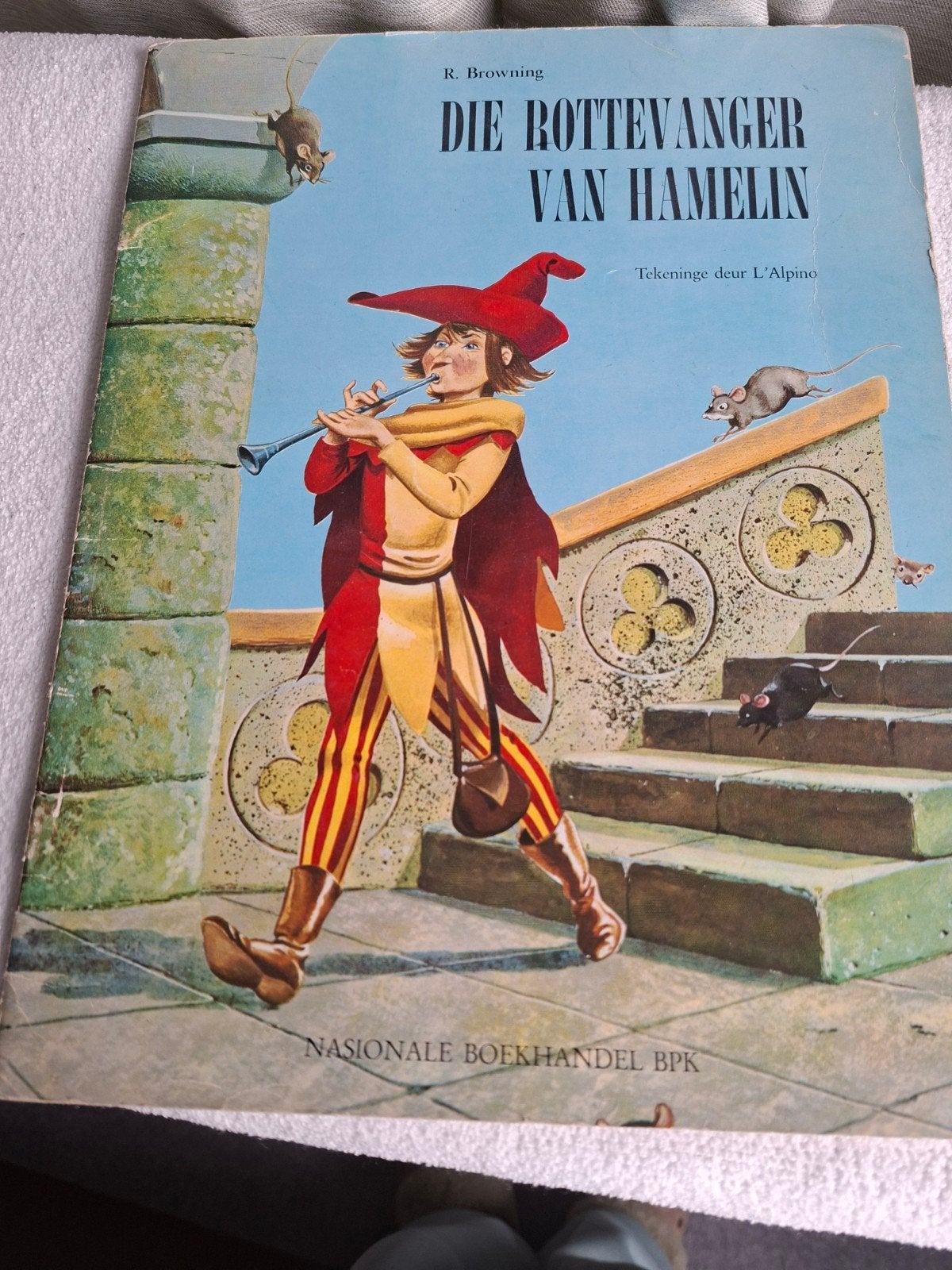 Die Rottevanger van Hamelin - R. Browning (1968), Boeken, Ophalen of Verzenden, Gelezen, R. Browning