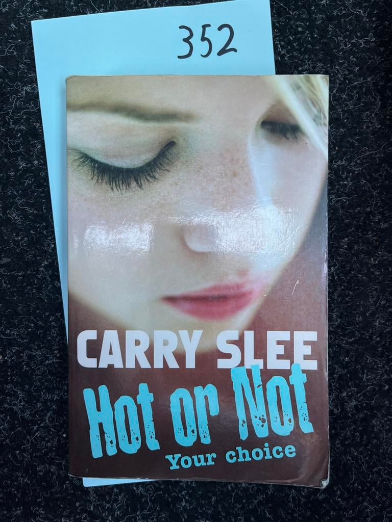 Carry Slee - Hot or Not (Your Choice), Boeken, Ophalen of Verzenden, Zo goed als nieuw, Nederland