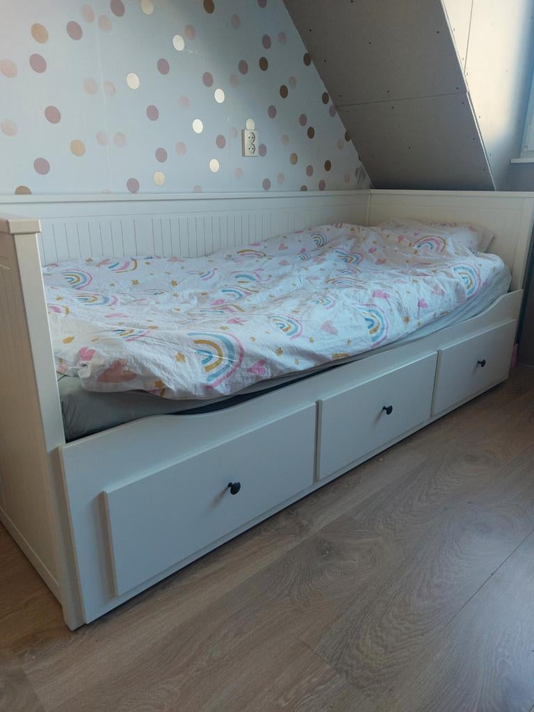 Hemnes bedbank, Huis en Inrichting, Slaapkamer | Bedden, Ophalen, Eenpersoons, Wit, 80 cm