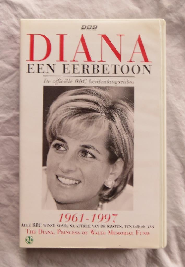 VHS - Diana, een eerbetoon, 1961-1997, BBC herdenkingsvideo, Alle leeftijden, Ophalen of Verzenden, Zo goed als nieuw, Documentaire