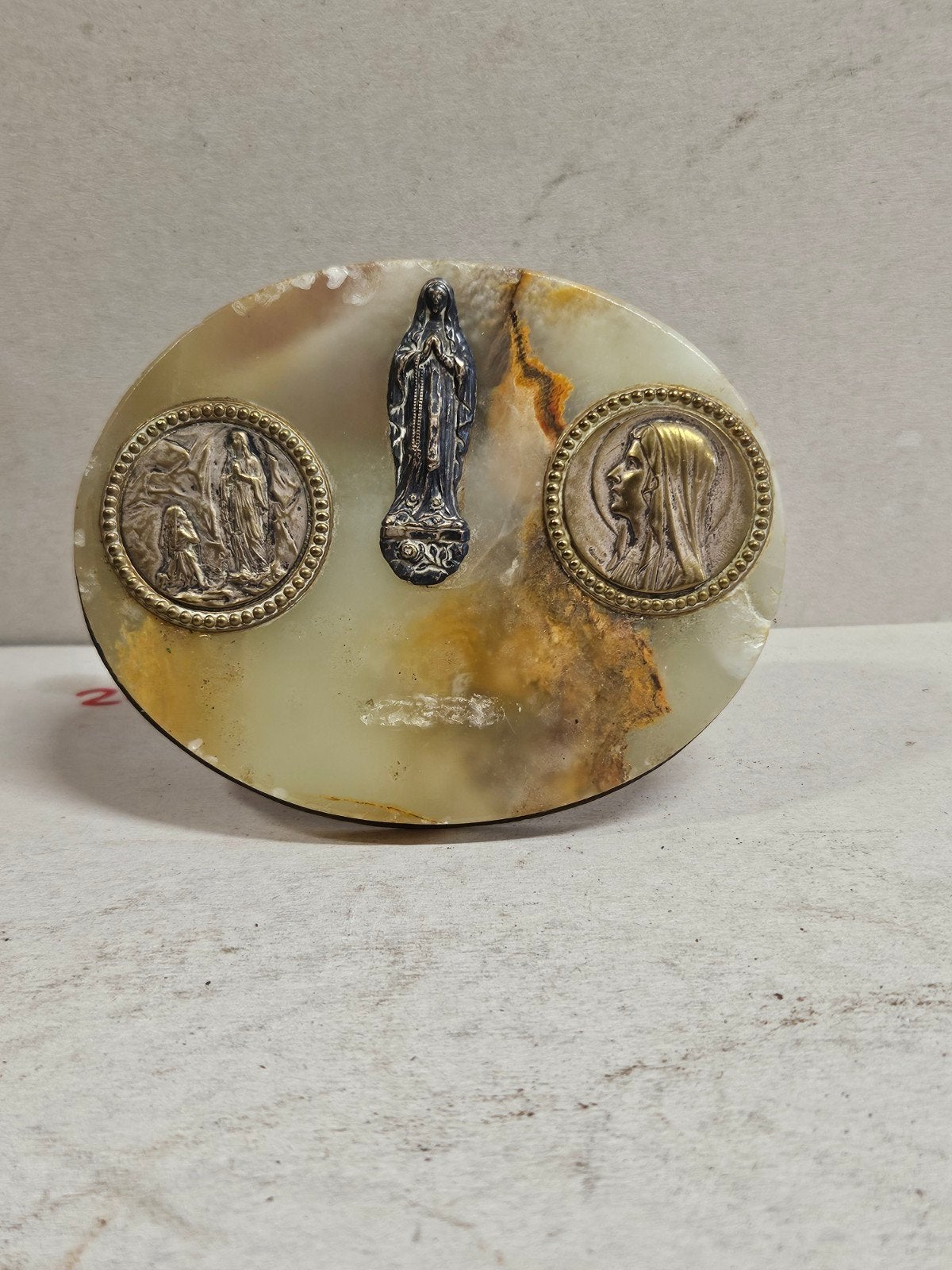 Vintage Lourdes Souvenir: Onyx Marmer met Medaillons, Ophalen of Verzenden
