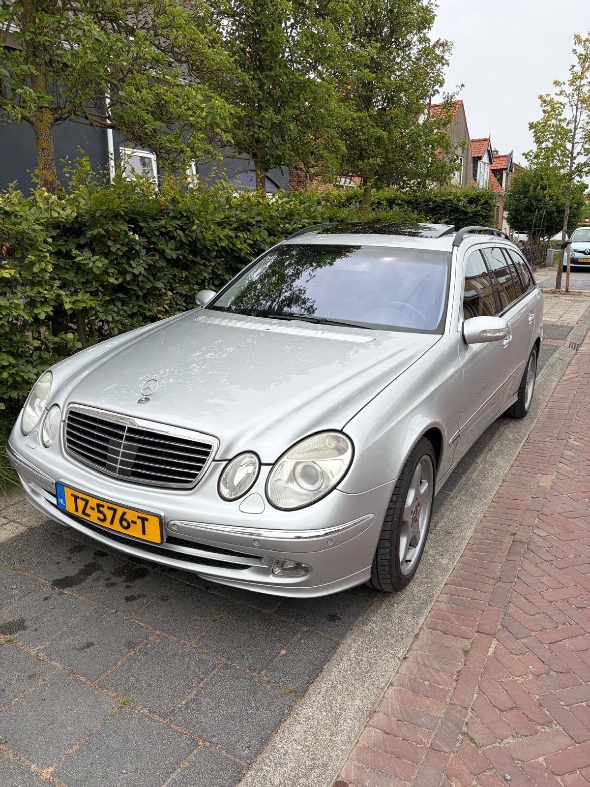 Mercedes E320 CDI 2003 Grijs Station Avant-Garde Youngtimer, Auto's, Automaat, Achterwielaandrijving, Zwart, 3222 cc