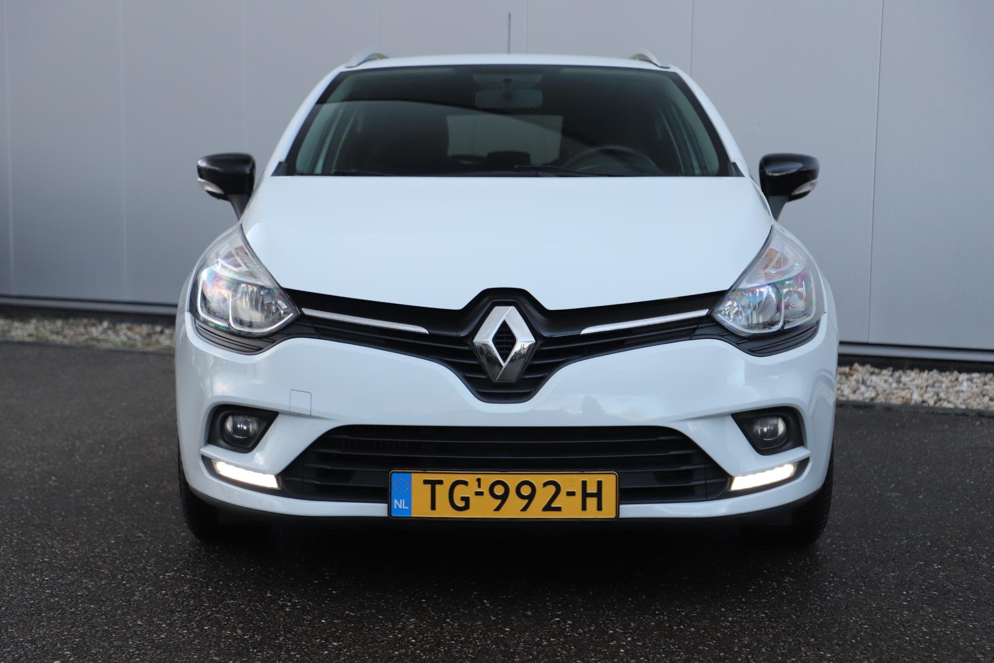 Renault Clio Estate 0.9 TCe Limited Navigatie Bluetooth Airc, Auto's, Voorwielaandrijving, 898 cc, Gebruikt, Euro 6