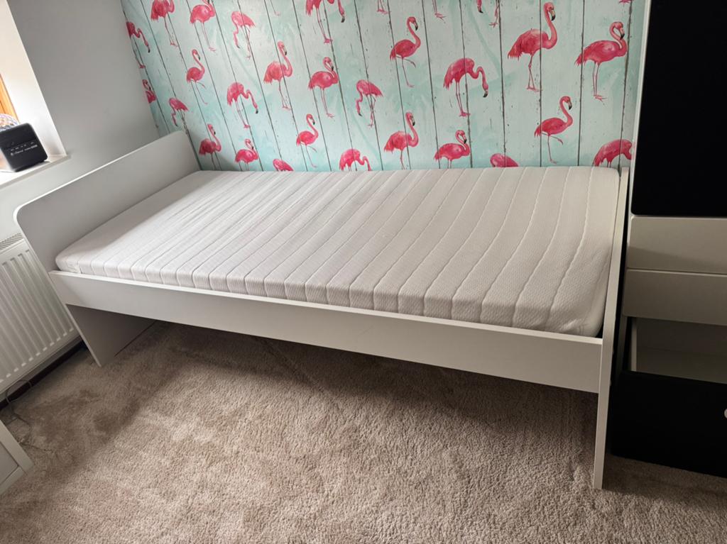 Ikea 1 persoonsbed inclusief matras, Huis en Inrichting, Ophalen, Zo goed als nieuw, Eenpersoons, 90 cm