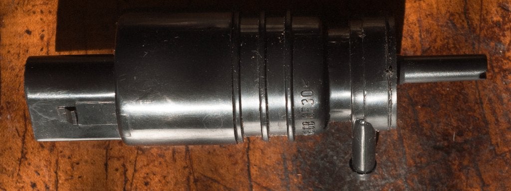 Ruitensproeierpomp 12v geschikt voor meerdere merken., Ophalen of Verzenden, Nieuw