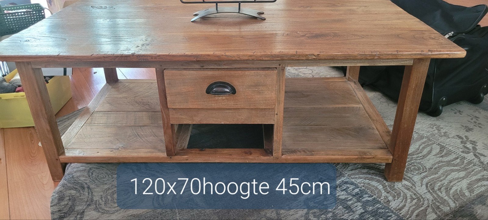 Robuuste houten salontafel met lades, Ophalen, Gebruikt, 100 tot 150 cm, Rustiek