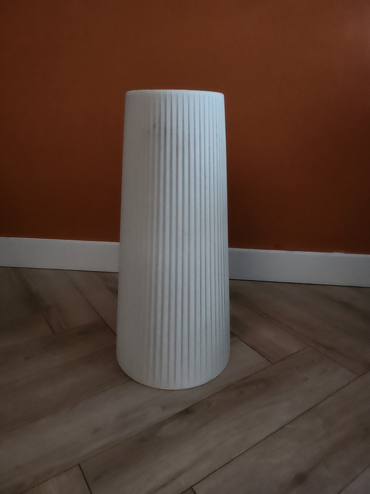 Witte lampenkap, conisch, geribbeld design, Huis en Inrichting, Lampen | Lampenkappen, Ophalen, Gebruikt, Overige typen, Wit