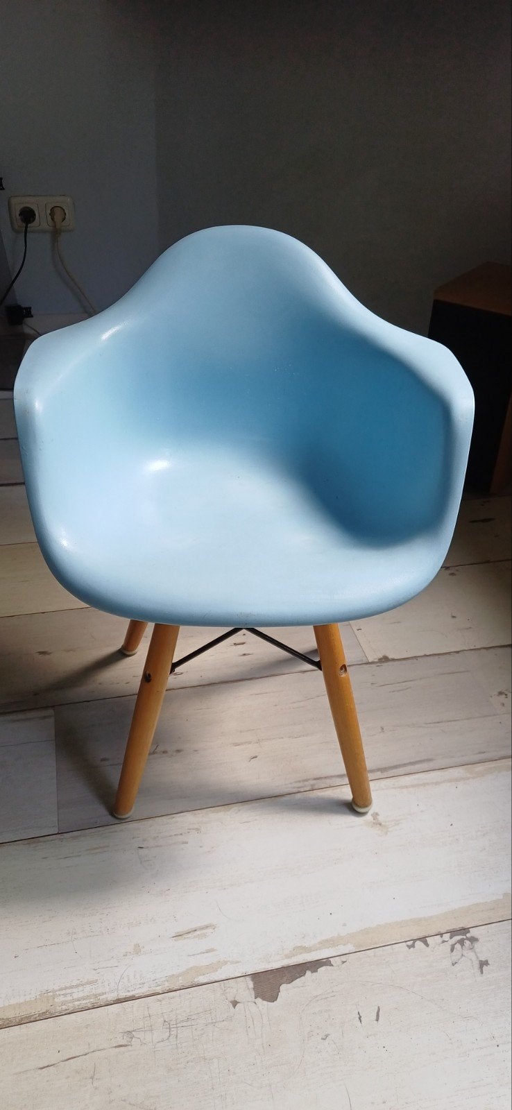 Babyblauwe replica Eames kinderstoel, Ophalen of Verzenden, Gebruikt, Overige typen