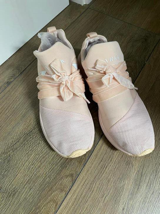 Arkk Copenhagen Sneakers mt.40 Lichtroze/Zalm Lichtgewicht, Ophalen of Verzenden, Sneakers of Gympen, Roze, Gedragen