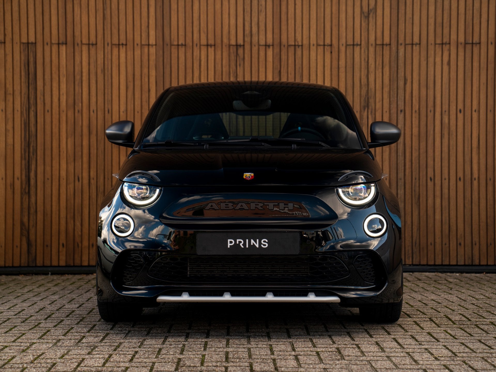 Abarth 500 Turismo 42 kWh | Panoramadak | Stoelverwarming |, Auto's, Dealer onderhouden, Gebruikt, Zwart, Zwart
