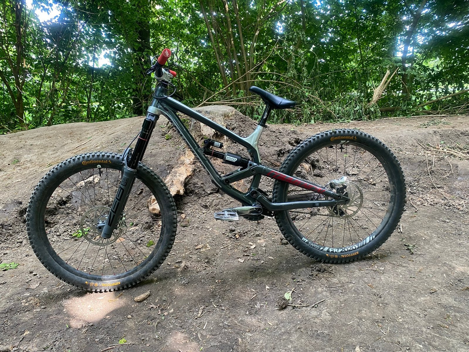 Commencal furious 2019 maat M, Fietsen en Brommers, Ophalen, 24 inch of meer, Stuur 360° draaibaar, Aluminium
