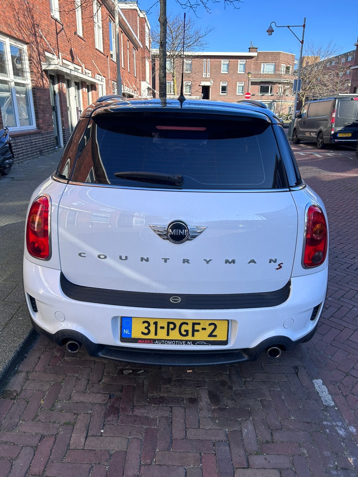 Mini Countryman 1.6 Cooper S Chill All 4 AUT 2011 Wit, Zwart, 4 stoelen, Bi-Xenon koplampen, Wit