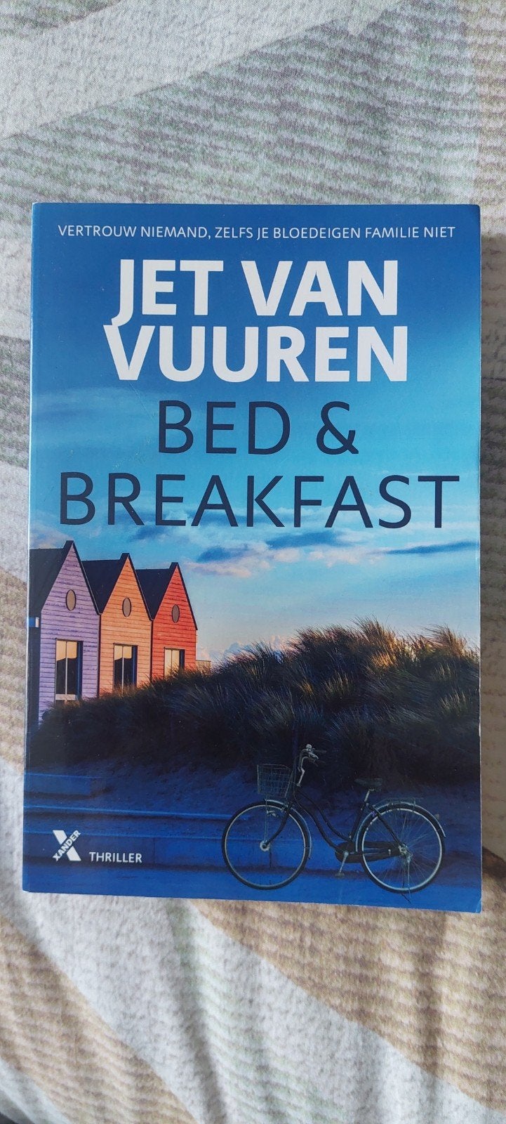 Jet van Vuuren - Bed & Breakfast (Thriller), Ophalen, Zo goed als nieuw, Jet van Vuuren, Nederland