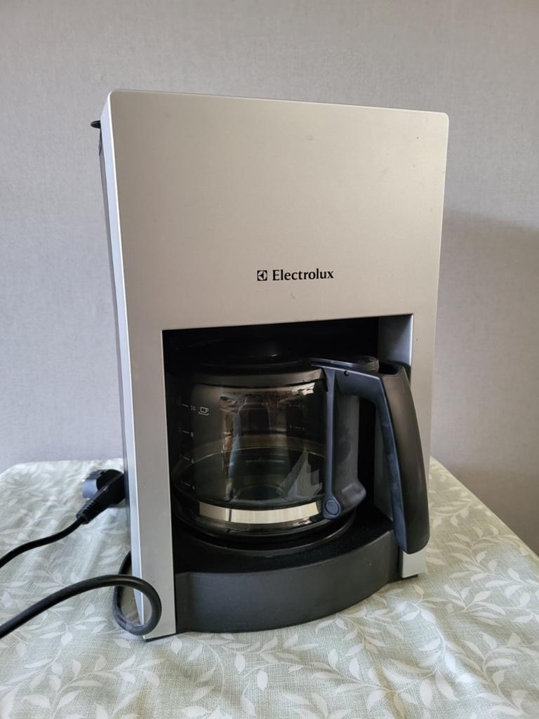 Electrolux Koffiezetapparaat EKF 4040 - Zilver/Zwart, Witgoed en Apparatuur, Koffiezetapparaten, Gebruikt, Overige modellen, 10 kopjes of meer