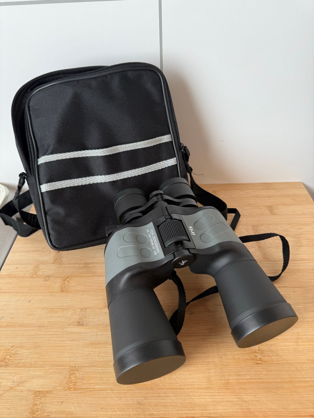 Iris Verrekijker 10x-30x50mm met tas, Gebruikt, 20x of meer, Met hoes of tas, Porro (met knik)
