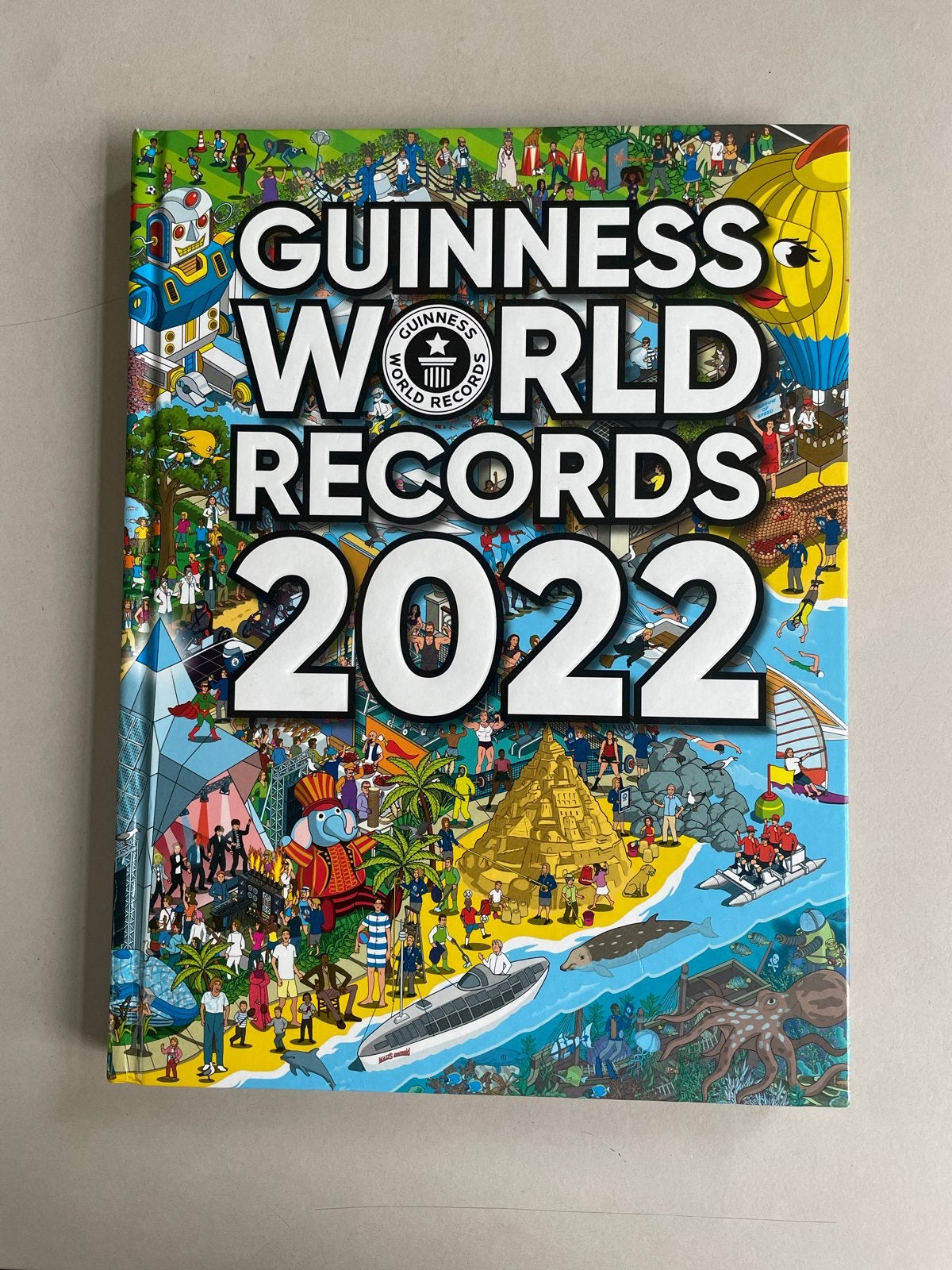 Guinness World Records 2022 - Zo goed als nieuw, Ophalen of Verzenden, Zo goed als nieuw