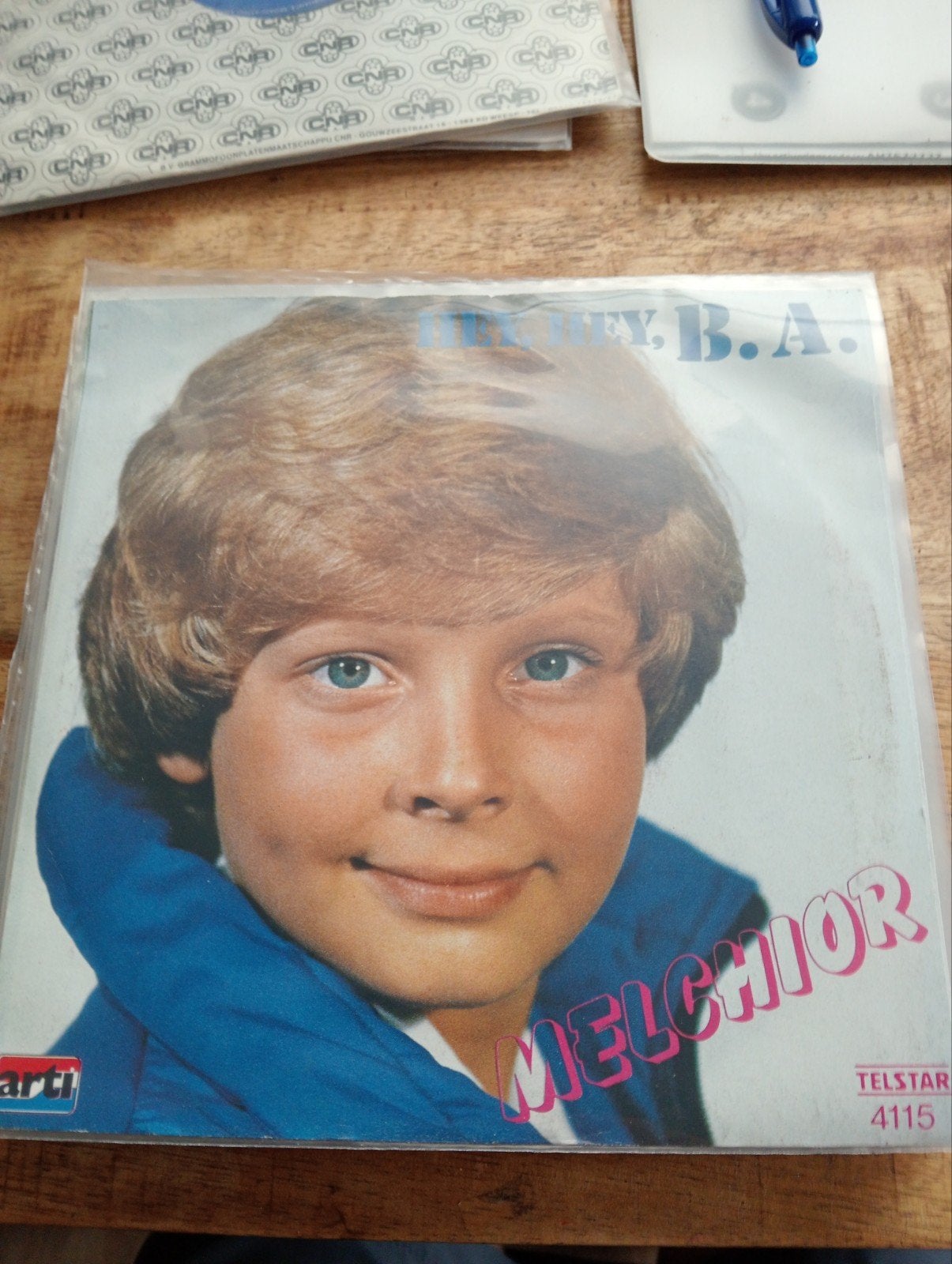 Melchior - he he b a, Ophalen of Verzenden, Zo goed als nieuw, Overige formaten, Levenslied of Smartlap