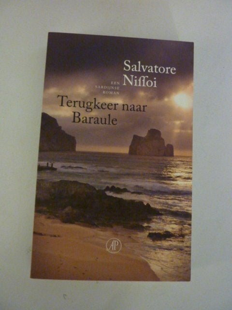 Salvatore Niffoi - Terugkeer naar Baraule, Boeken, Verzenden, Zo goed als nieuw