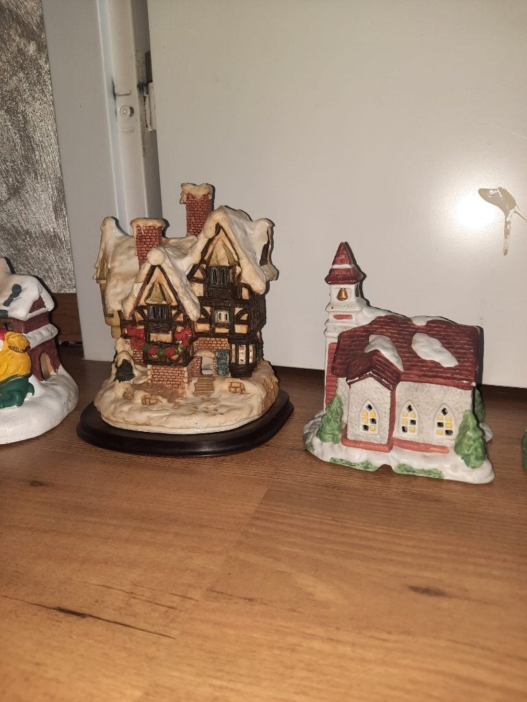 Porseleinen Kersthuisjes & Kersttafereel 5 stuks, Diversen, Ophalen of Verzenden