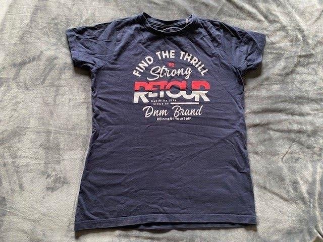 Retour donkerblauw t-shirt met rood/witte tekst, mt 158/164, Kinderen en Baby's, Kinderkleding | Maat 158, Ophalen of Verzenden
