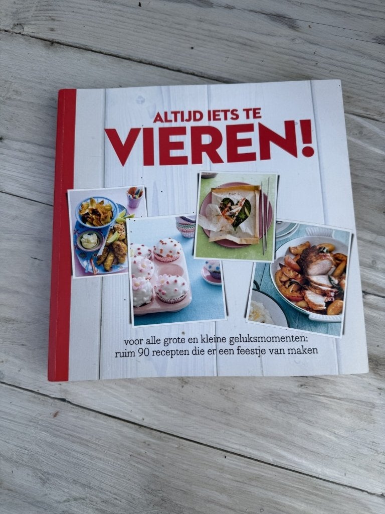 Altijd iets te vieren! - Kookboek met ruim 90 recepten, Ophalen of Verzenden, Zo goed als nieuw, Albert Heijn, Nederland en België