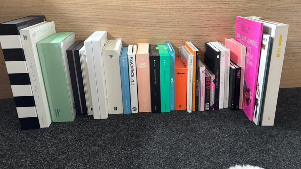 Kpop Albums & Merch (BTS, TXT, ITZY, NCT & RED VELVET), Ophalen of Verzenden, Zo goed als nieuw, Cd of Plaat