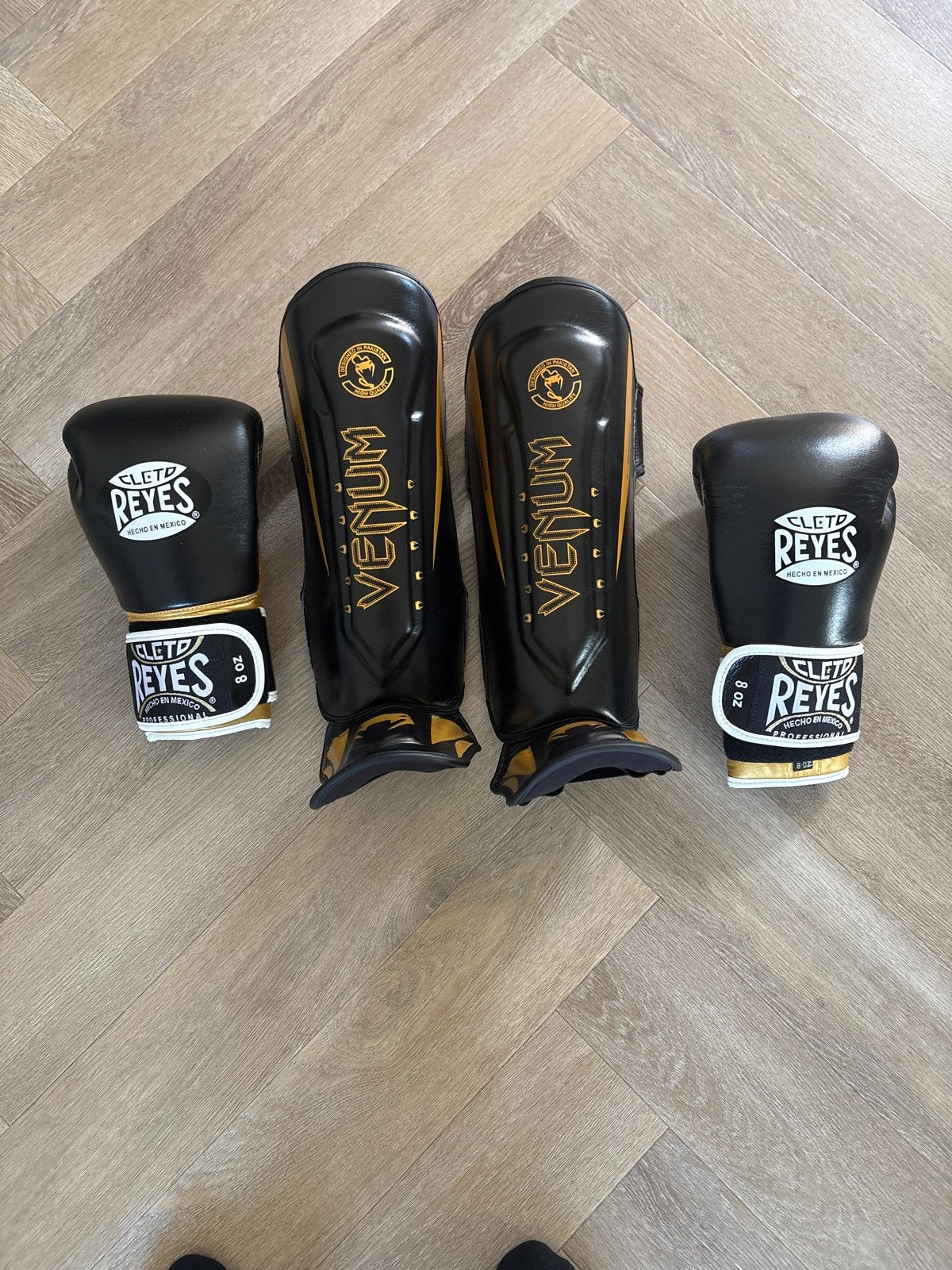 Bokshandschoenen en scheenbeschermers - Venum & Cleto Reyes, Sport en Fitness, Vechtsporten en Zelfverdediging, Ophalen, Overige