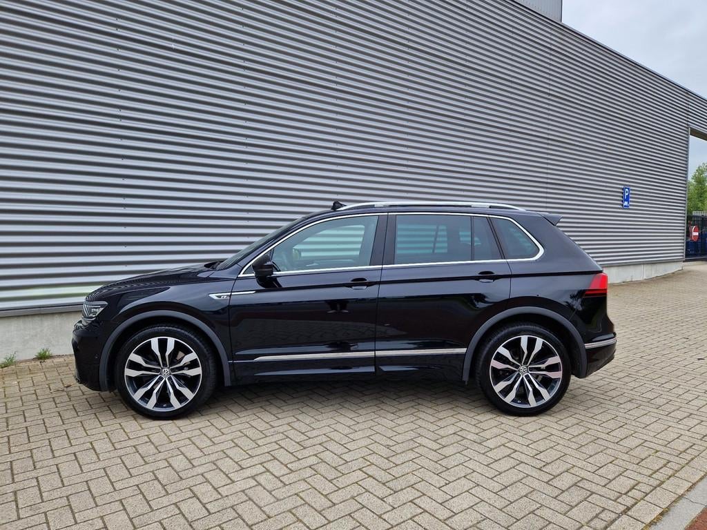Volkswagen Tiguan 2.0 TSI 4Motion 3x R line Pano Acc 360came, Automaat, Gebruikt, Euro 6, Zwart
