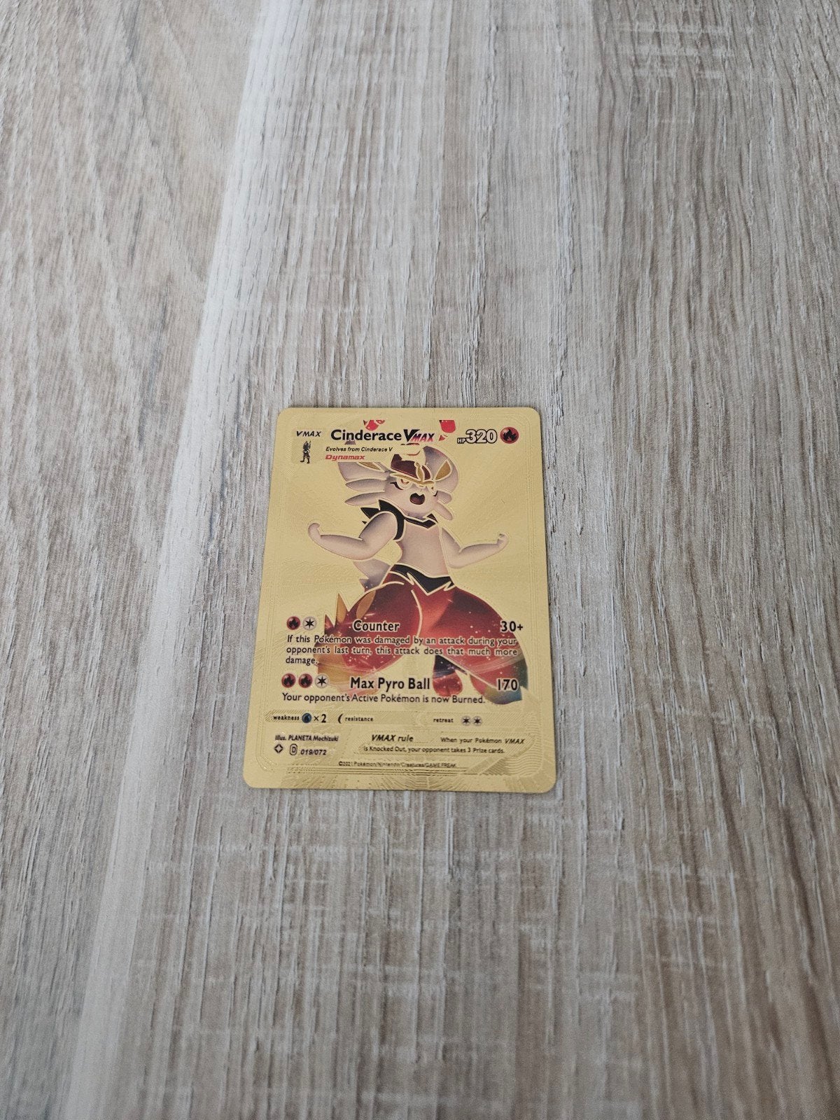 Cinderace Vmax gold metal pokemon card, Ophalen of Verzenden, Zo goed als nieuw