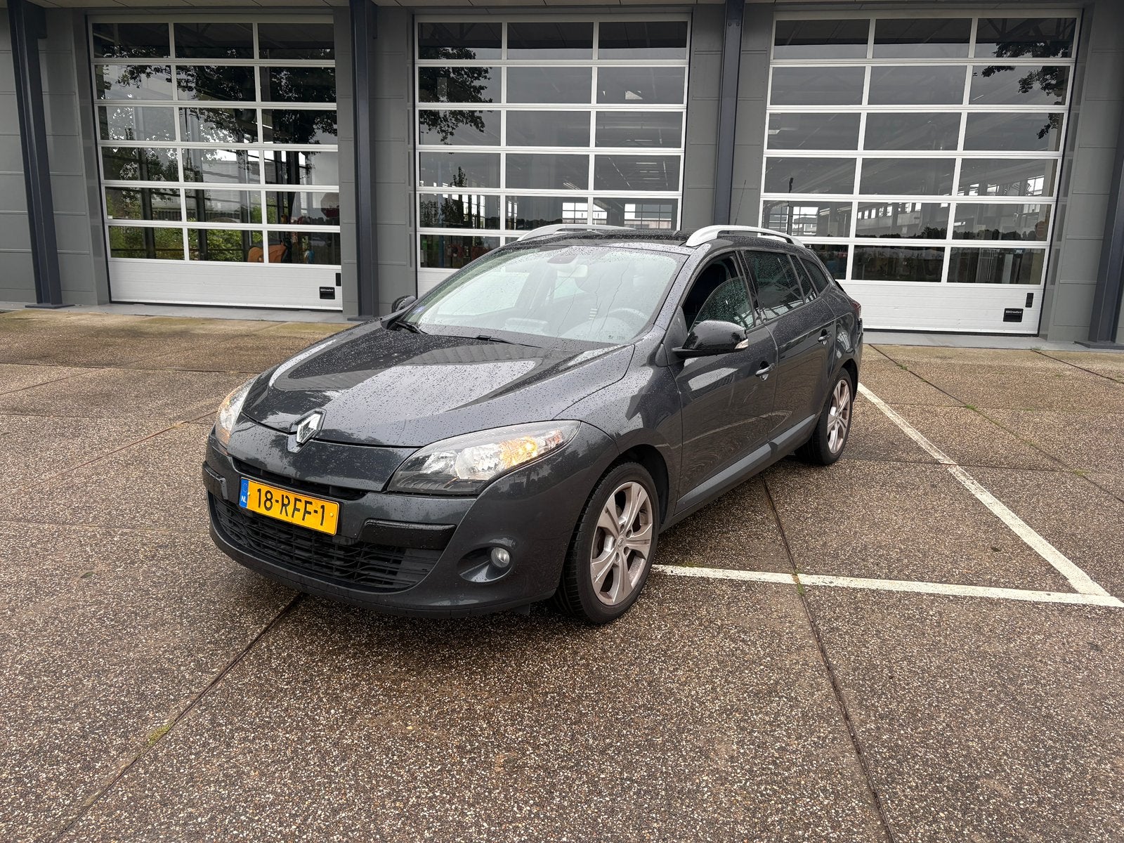 Renault Mégane 1.6 16V 81KW Estate 2011 Grijs, Stof, 4 cilinders, Handgeschakeld, Grijs