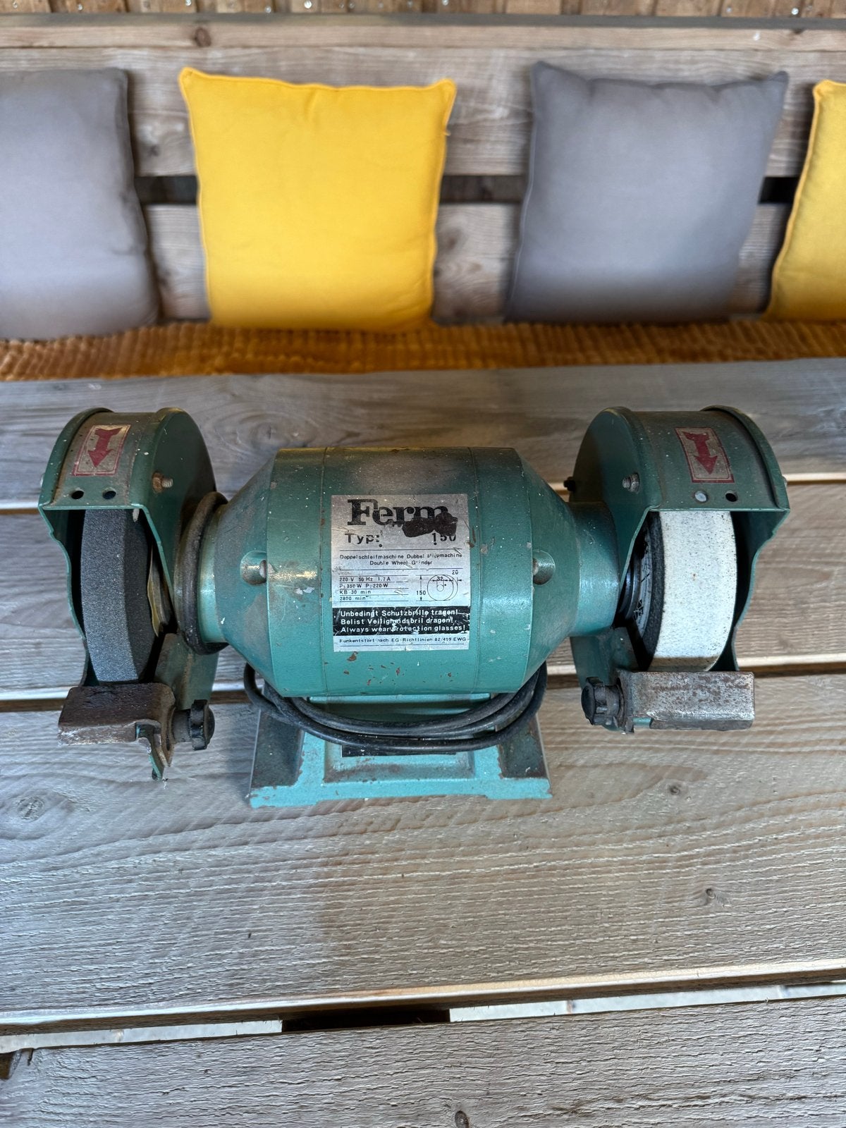 Ferm Dubbele Slijpmachine Type 150 - Werkbankslijper, Ophalen of Verzenden, Gebruikt, Minder dan 700 watt, Werkbankslijpmachine