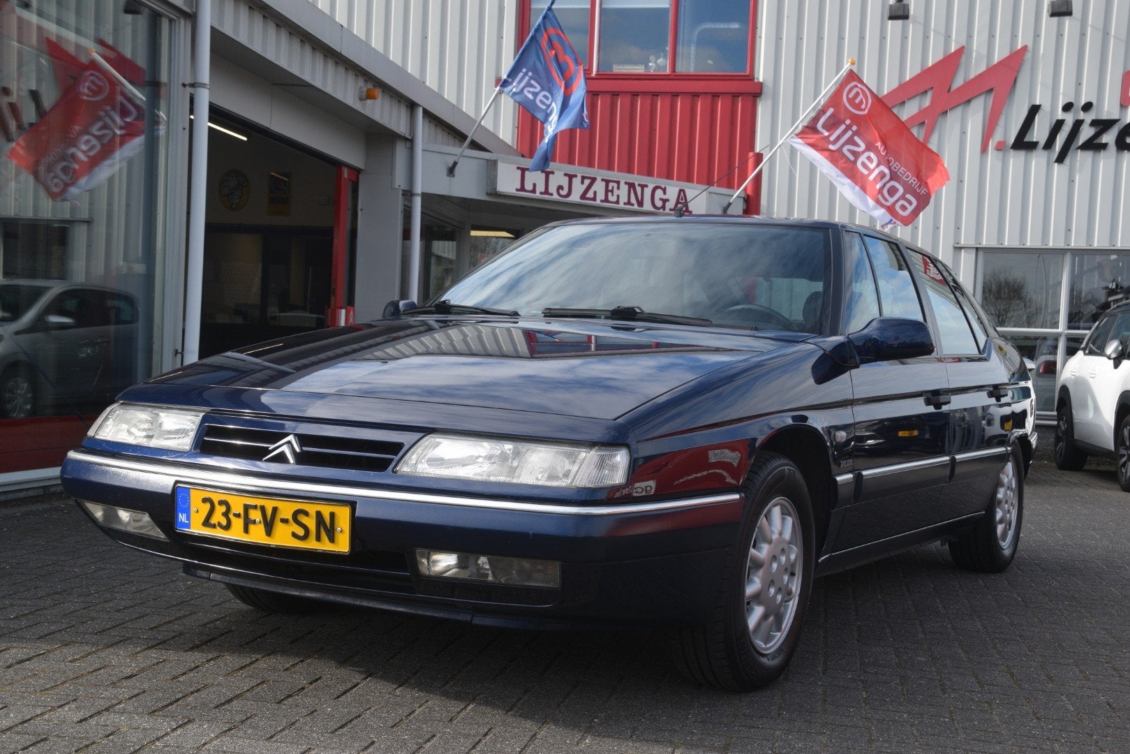 Citroën XM 3.0 V6 Exclusive Uniek | NL auto | Leer | LMV |, Auto's, Oldtimers, Zwart, 190 pk, Blauw, Bedrijf