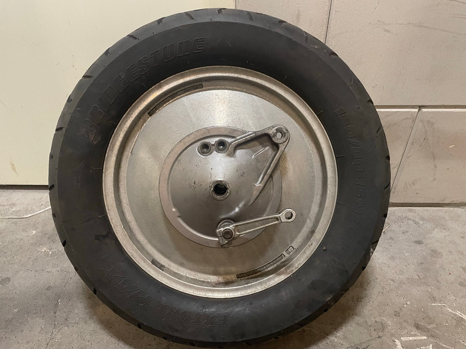 Honda SUPER Magna Achter wiel, Ophalen of Verzenden, Gebruikt